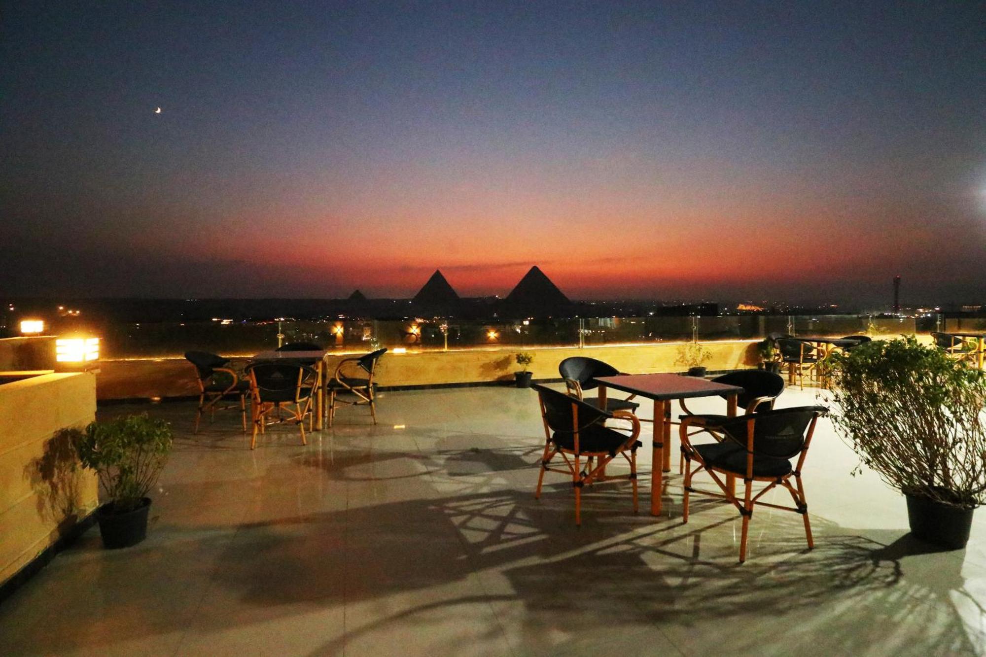 Pyramids Skyline Hotel Cairo Kafrat al Jabal Bagian luar foto