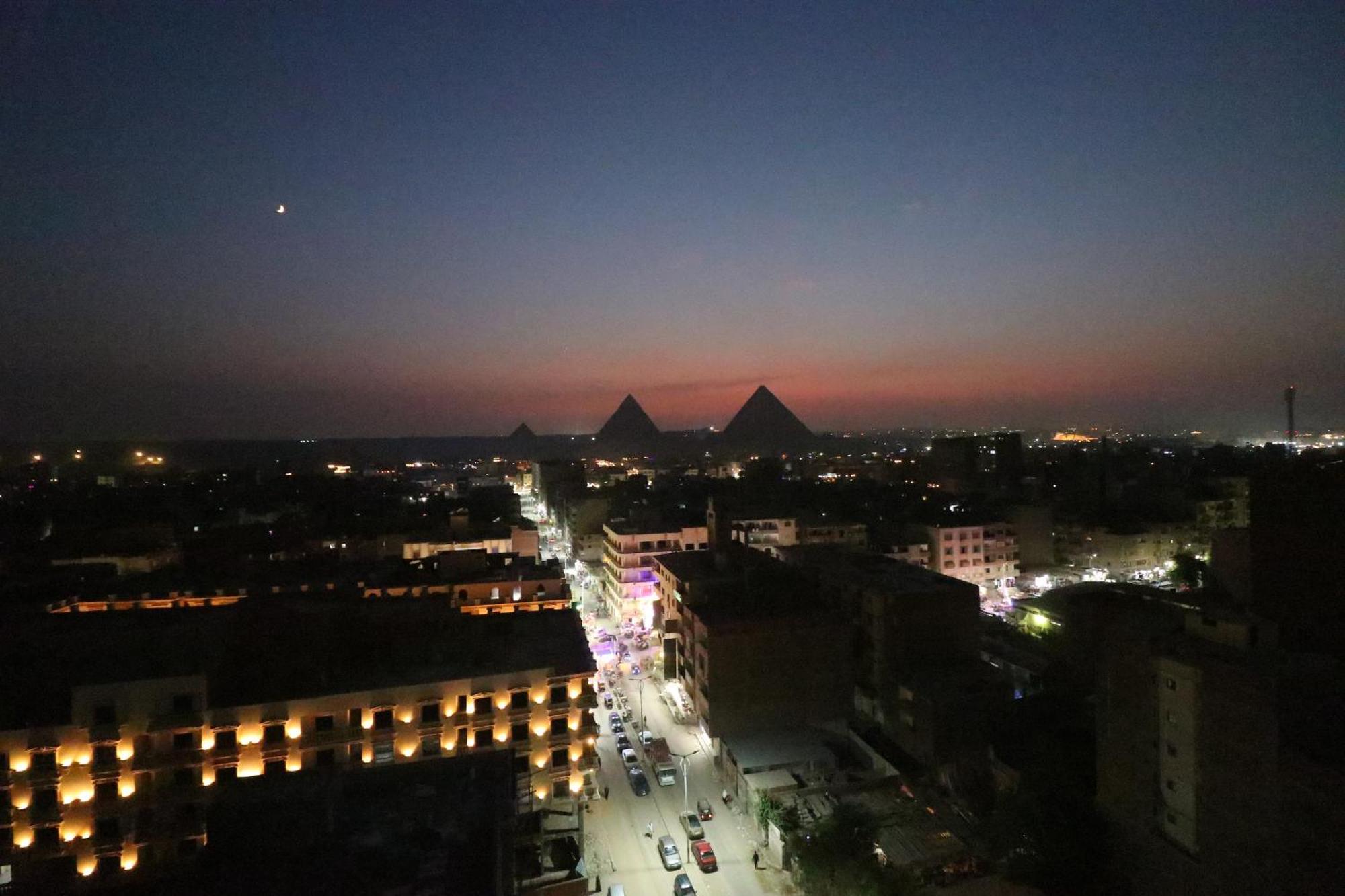 Pyramids Skyline Hotel Cairo Kafrat al Jabal Bagian luar foto